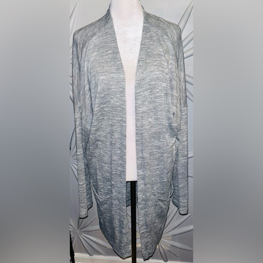 EUC Old Navy SZ L gray/white open front cardigan w/9” side slits w/2 pockets